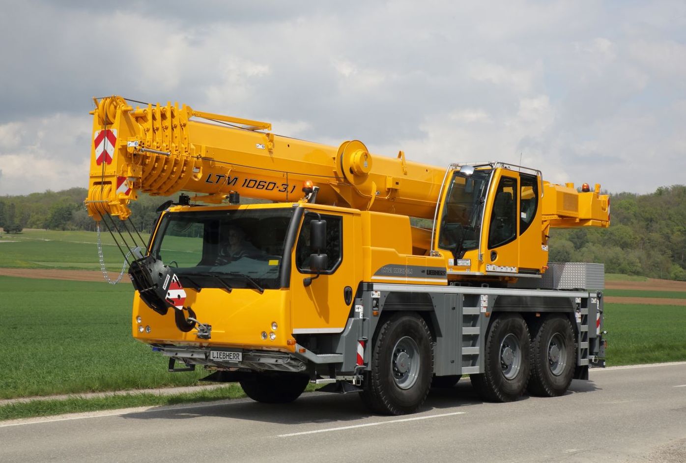 Автокран ltm. Кран Liebherr LTM 1060. Либхер 1060. Либхер ЛТМ 1060. Кран Либхер 50 тонн.